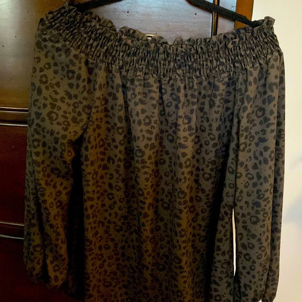 Off the shoulder leopard top